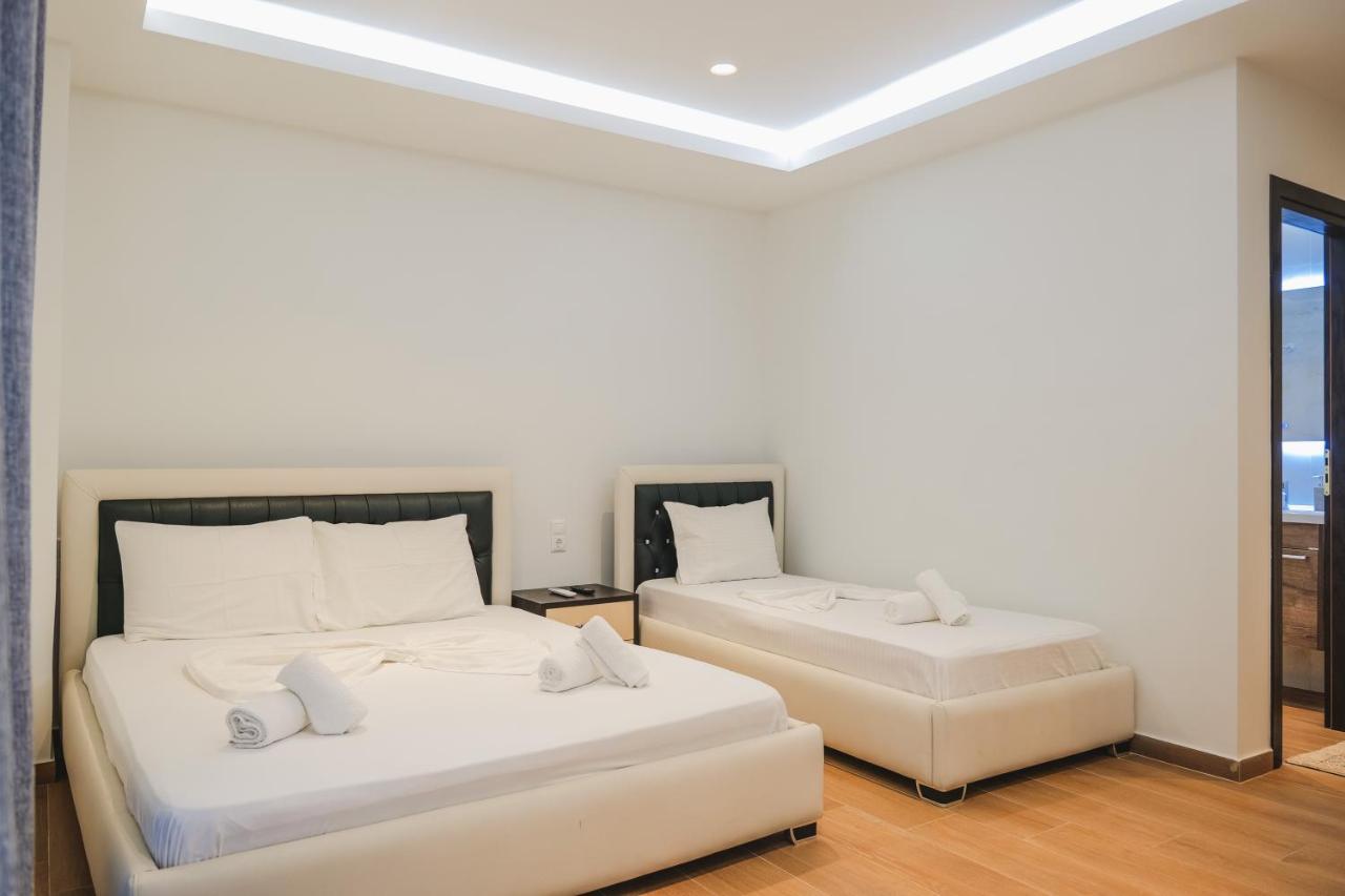 Fori'S Rooms Himare Exterior photo