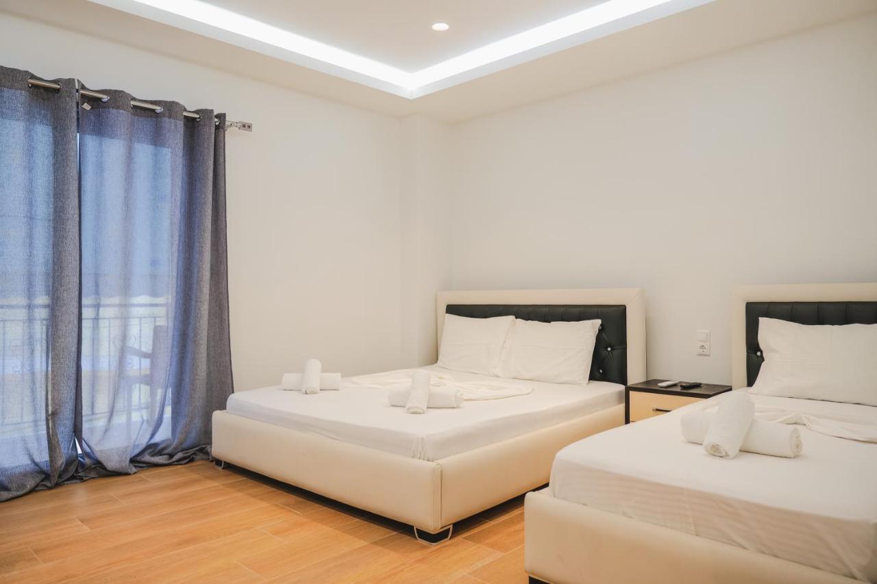 Fori'S Rooms Himare Exterior photo