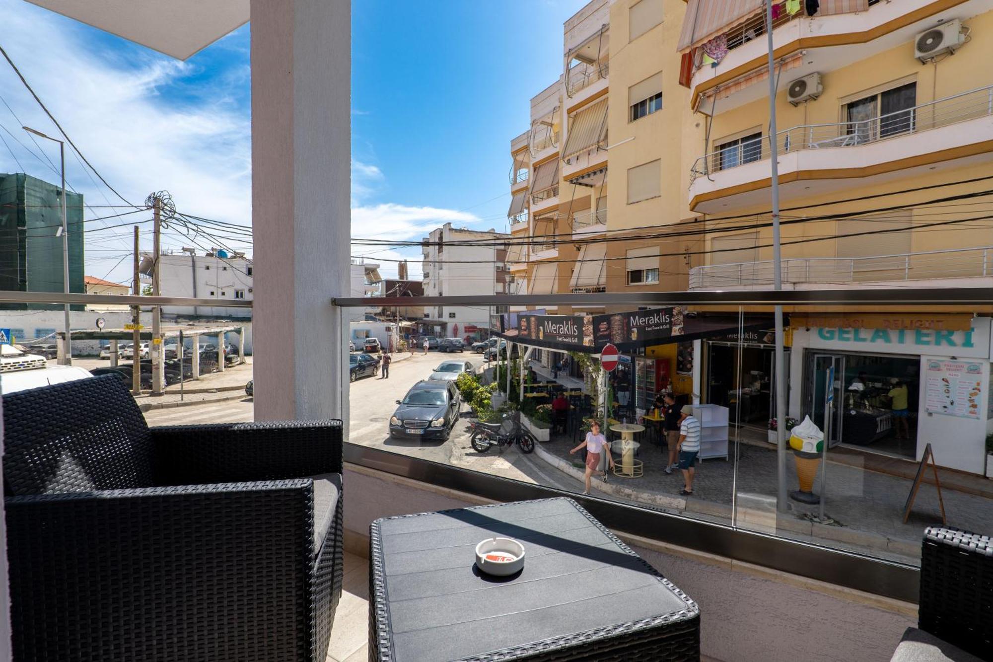 Fori'S Rooms Himare Exterior photo